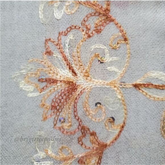 CHALINA  White Embroidered Shawl - Picture 8 of 10